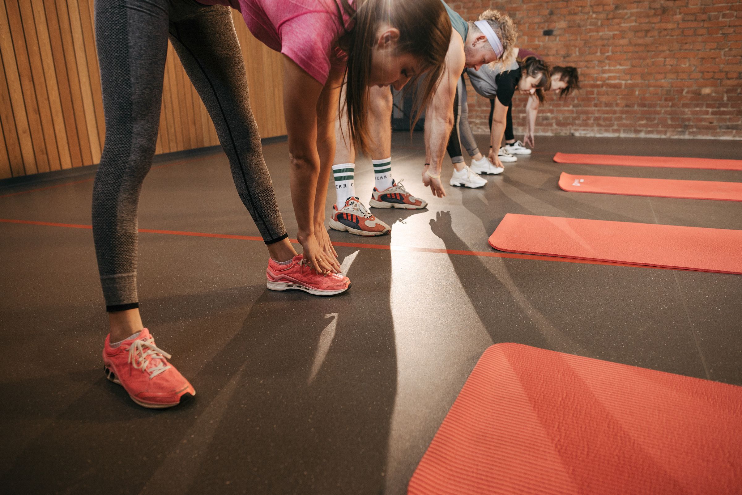 Group class training on mats